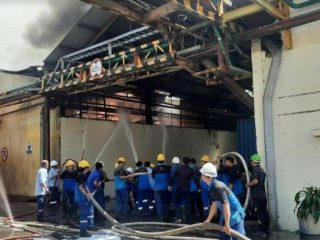 Pabrik Musim Mas di Medan Terbakar, 6 Unit Pemadam Kebakaran Diturunkan