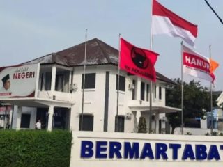 Dipasang Tanpa Izin, Hanura Minta Kantor Pemenangan Edy Rahmayadi Cabut Bendera Partainya