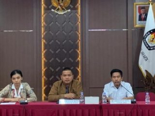 KPU DKI Jakarta Gelar Rapat Pleno, Bahas 167 Laporan Pencatutan KTP untuk Dukung Dharma-Kun