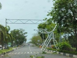 Hujan Badai Tewaskan Seorang Siswa, Pemkot Aceh Intruksikan Pembelajaran Daring