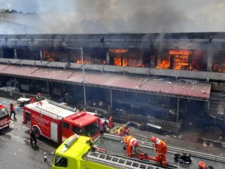 Gedung 4 Pasar Horas Siantar Hangus Terbakar, Api Diduga Berasal dari Toko Burung 