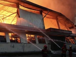 Pabrik Kimia di Tangerang Terbakar, Diduga Api Berasal dari Percikan Mesin