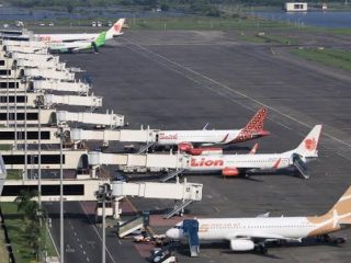 Sejumlah Penerbangan di Bandara Juanda Dibatalkan Imbas Erupsi Gunung Lewotobi