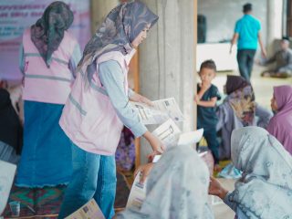 Srikandi PLN UIP SBU Edukasi Bahaya Listrik dan Sosialisasi PLN Mobile di Momen Jelang Tahun Baru