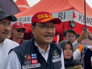 Erupsi Gunung Lewotobi, Mensos Kirim 3 Truk Bantuan ke Flores Timur