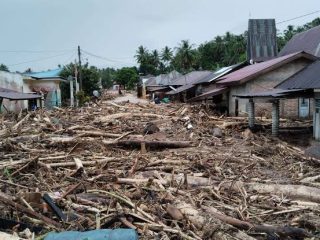 Banjir Bandang Terjang 2 Desa di Tapsel, Ratusan Orang Terpaksa Mengungsi